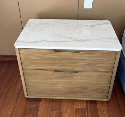 Mesa de noche con cajon escondido
