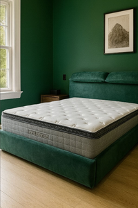 Cama diseño almohadas en respaldo